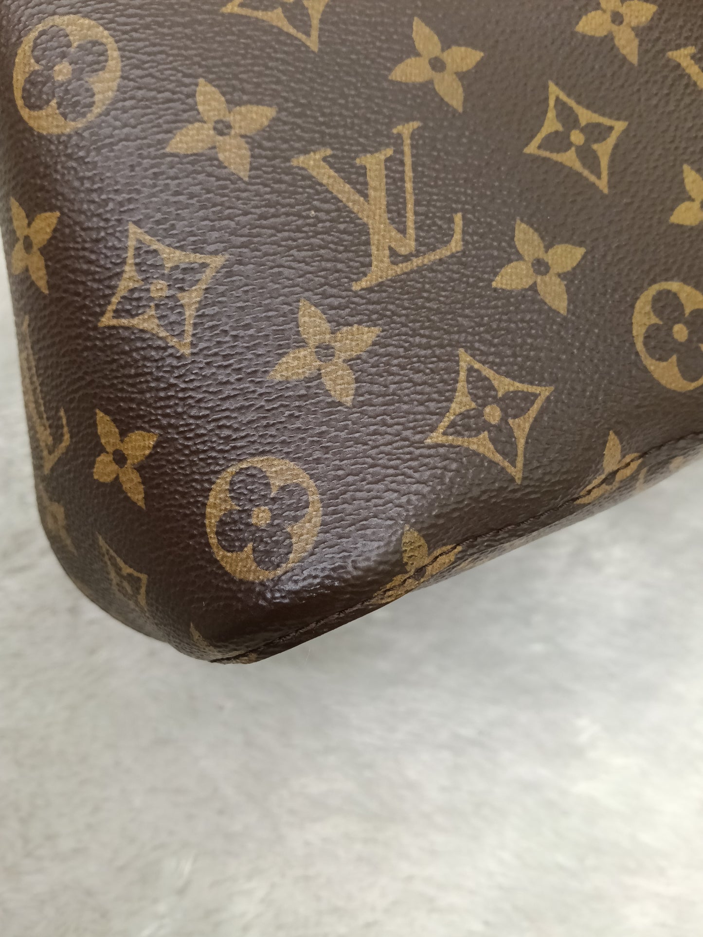 LV Neo Noe MM Monogram Noir 2018