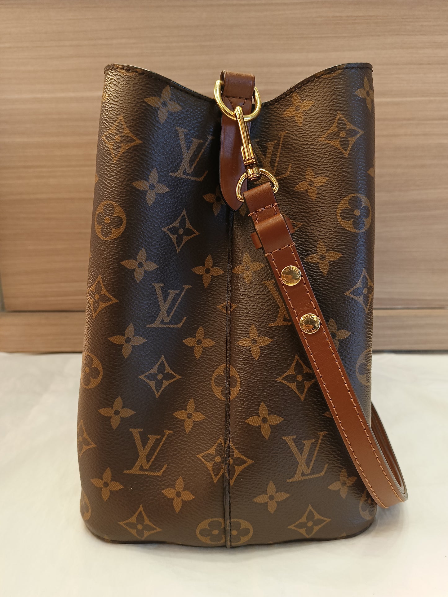 LV Neo Noe MM Monogram Caramel (CHIP)