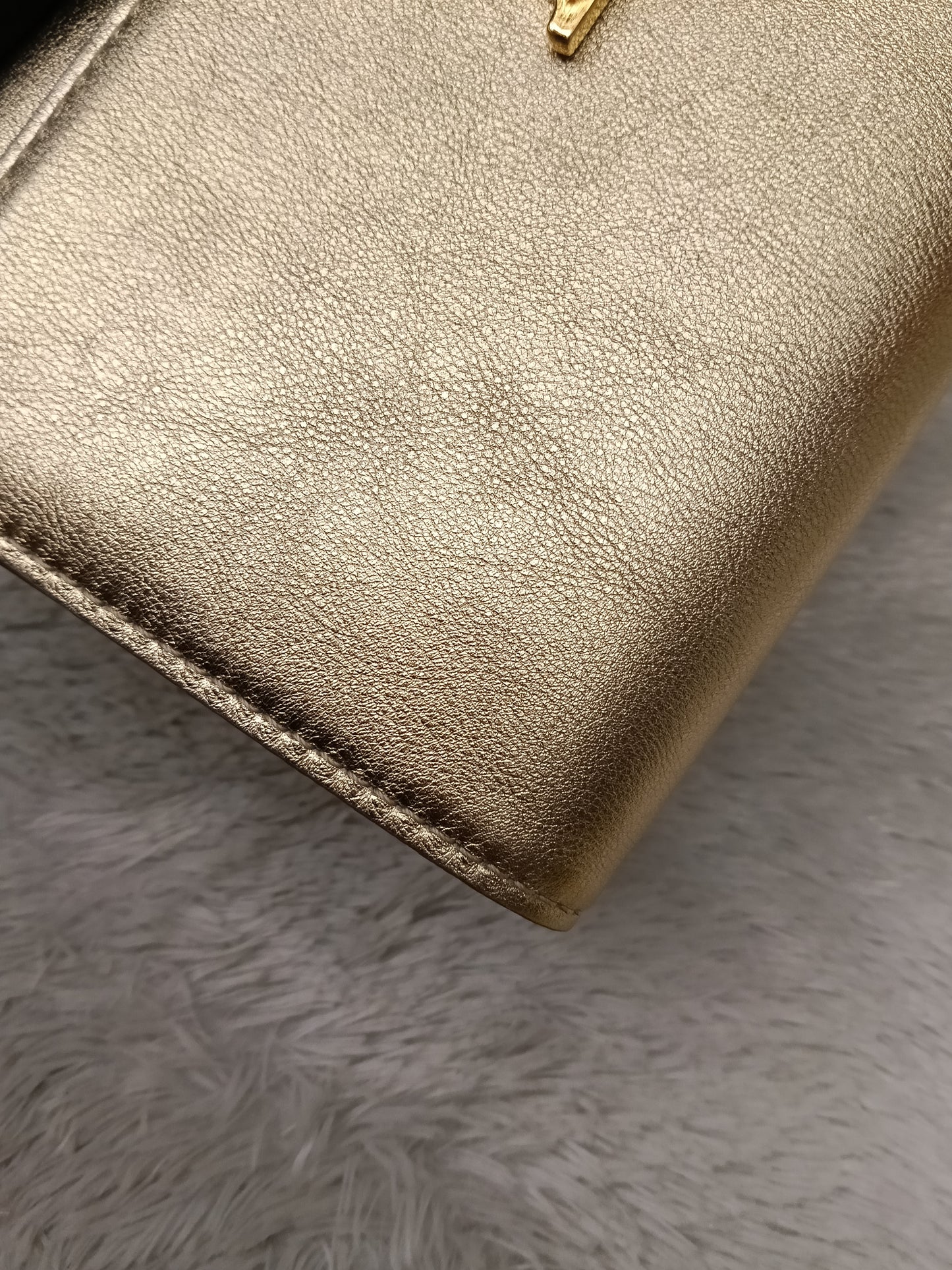 LV Pouch Louise EW Cuir Dore 2015