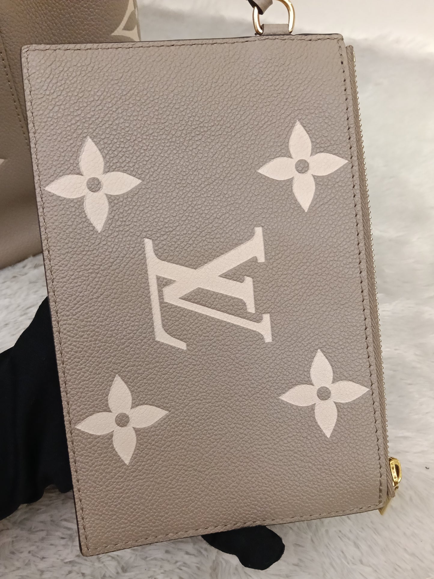 LV Neo Noe MM Monogram Empreinte Tourterelle Creme (CHIP)