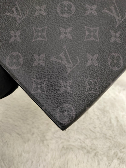 LV Pochette Voyage MM Monogram Eclipse (CHIP)