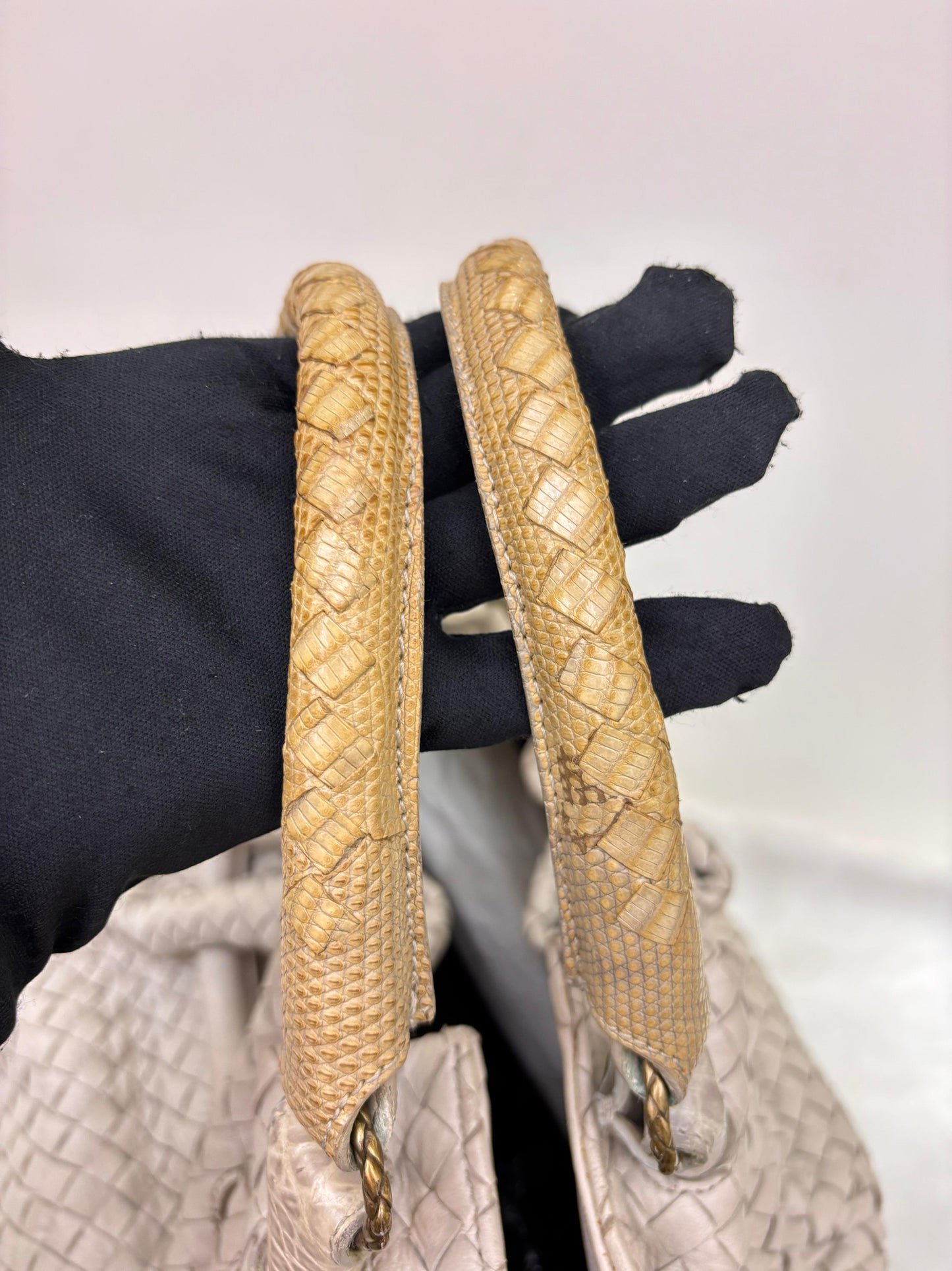 Bottega Veneta Oversized Hobo Lizard and Crocodile Trim Blanco RGHW 2008