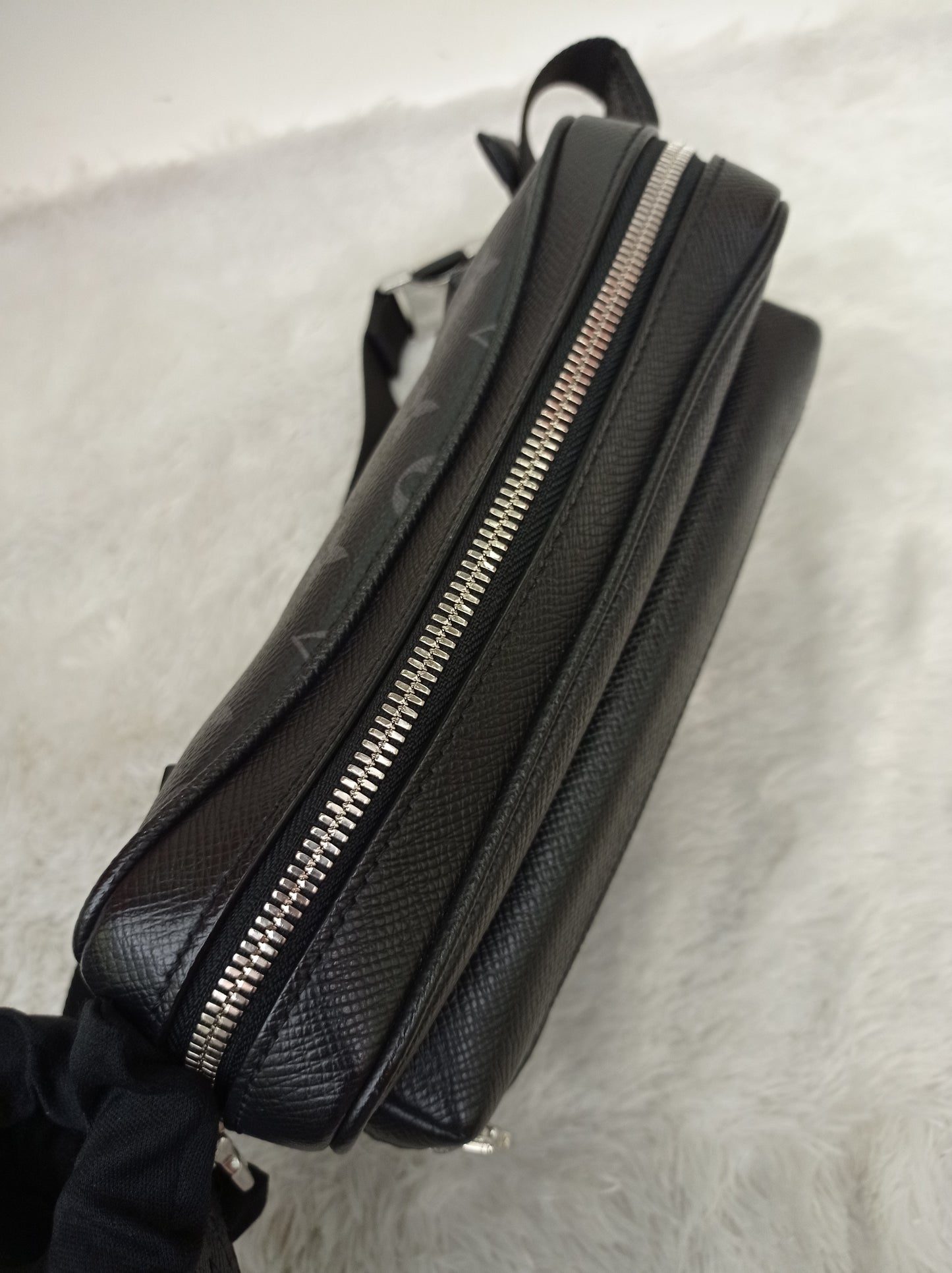 LV Outdoor Bumbag Taigarama Monogram Noir 2019
