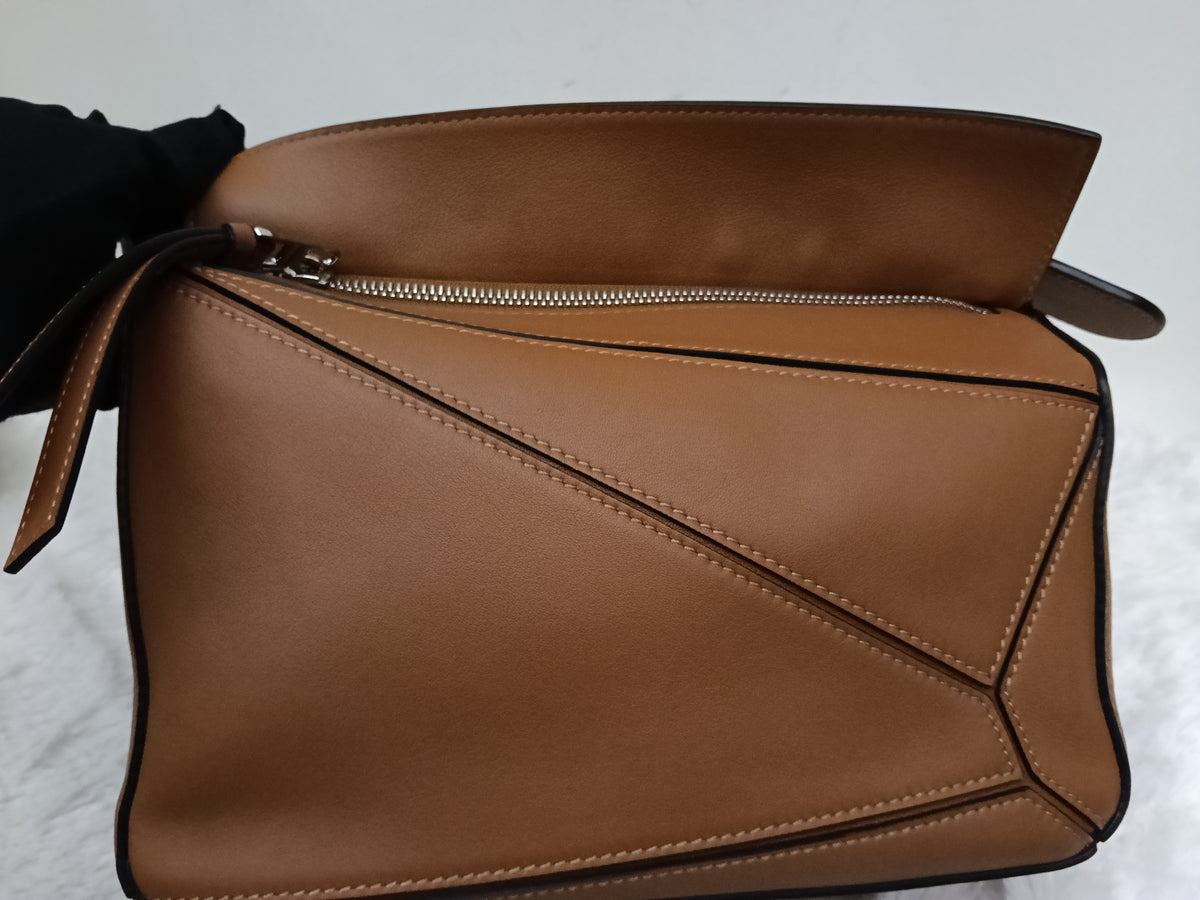 Loewe Puzzle Small Calfskin Tan SHW 2022