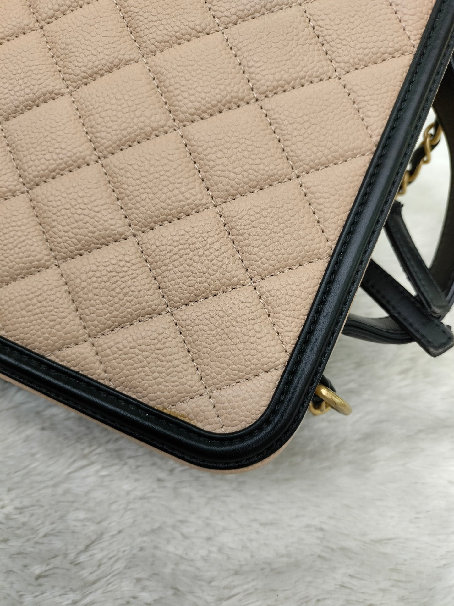 Chanel Filigree Vanity Case Medium Caviar Beige Black GHW #26