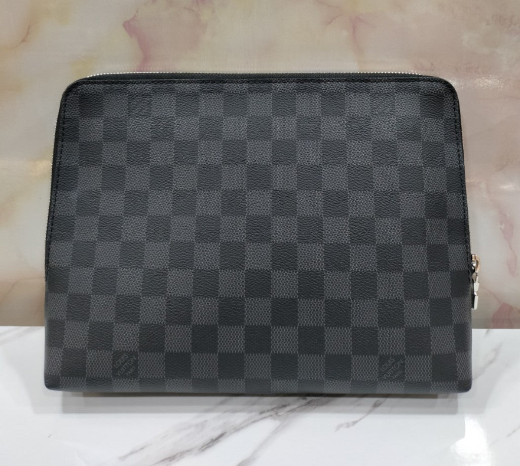 LV Zip Pouch Graphite 2020