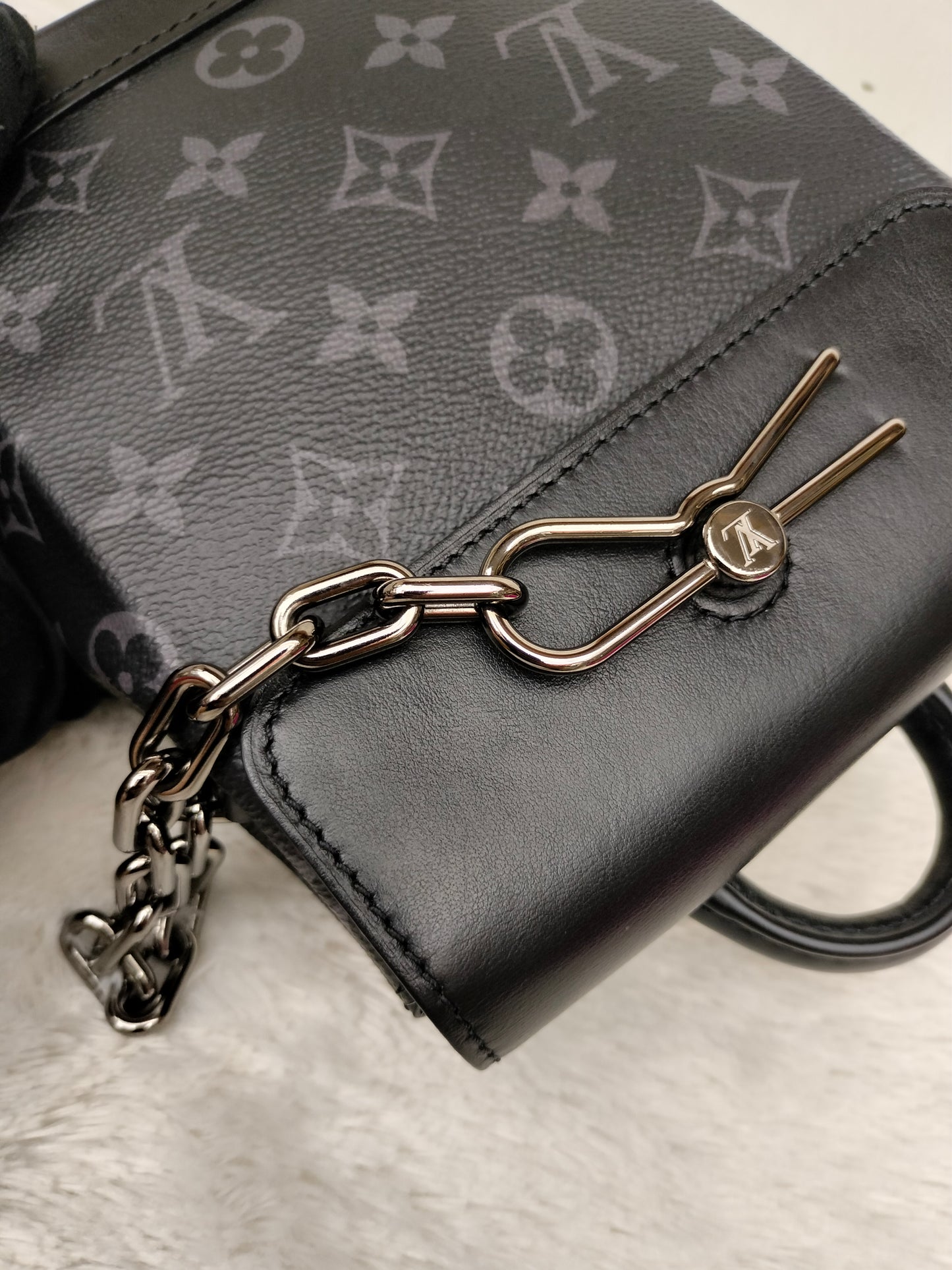 LV Nano Steamer Monogram Eclipse (CHIP)