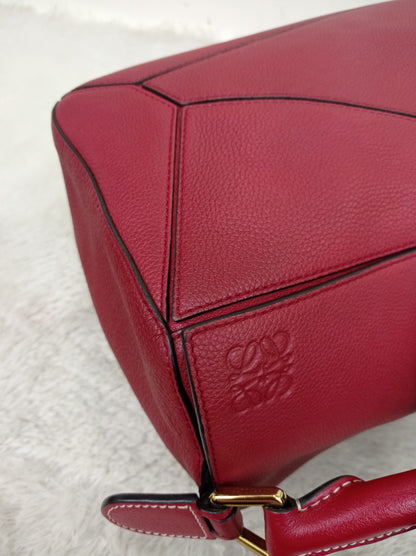 Loewe Puzzle Medium Grained Raspberry GHW 2017
