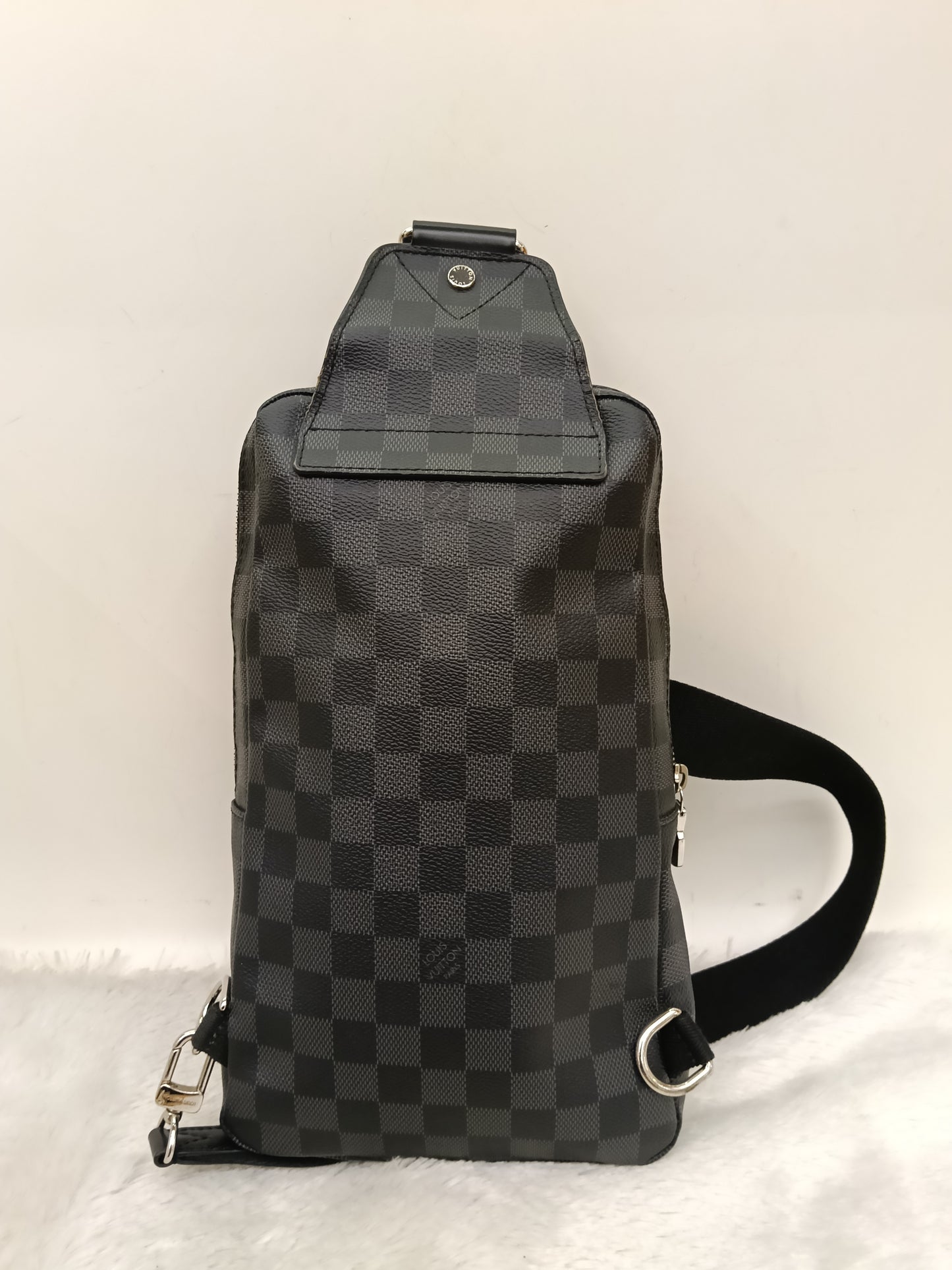 LV Avenue Sling Graphite 2020
