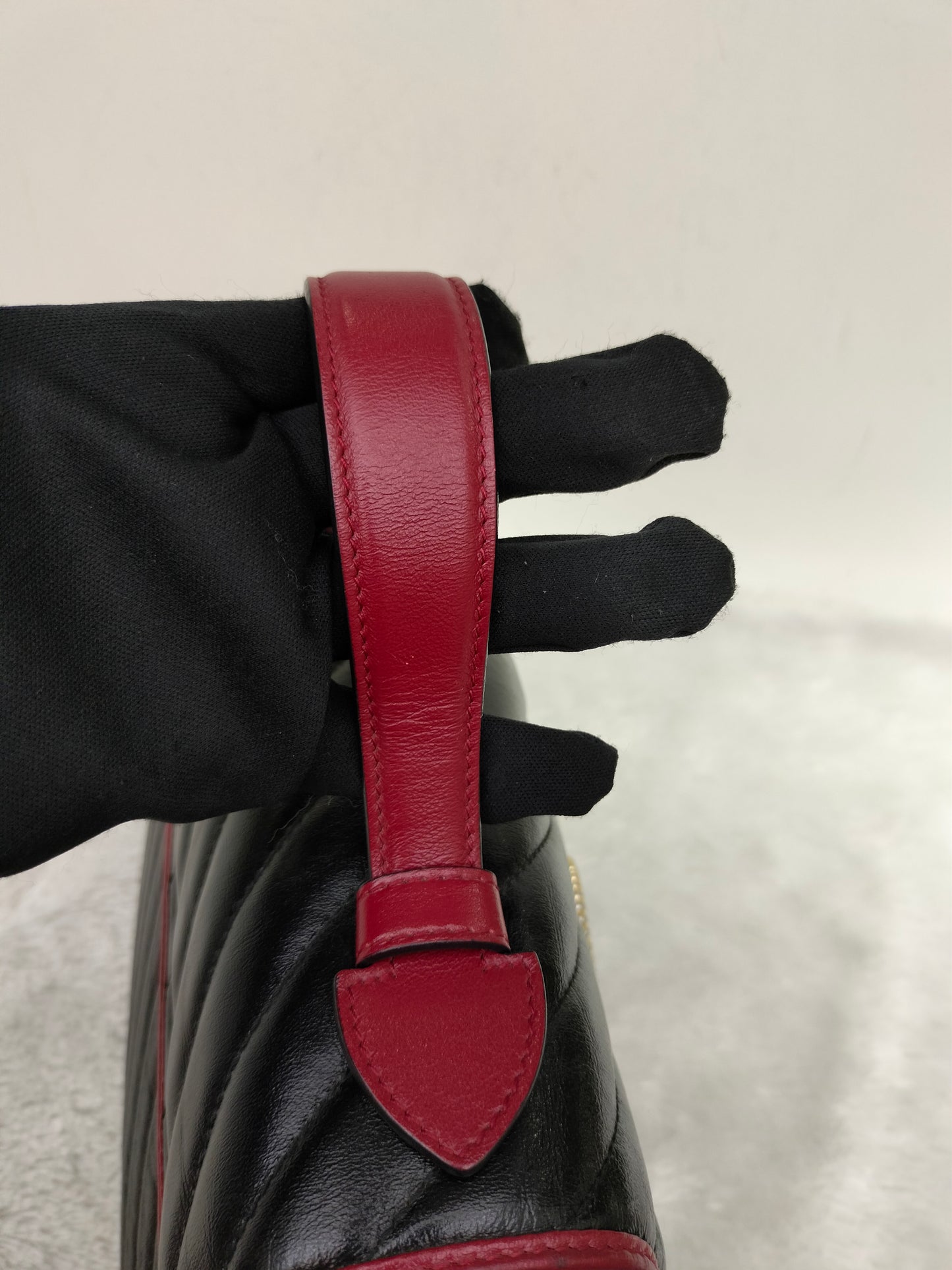 Gucci Marmont Top Handle Medium Black Red GHW