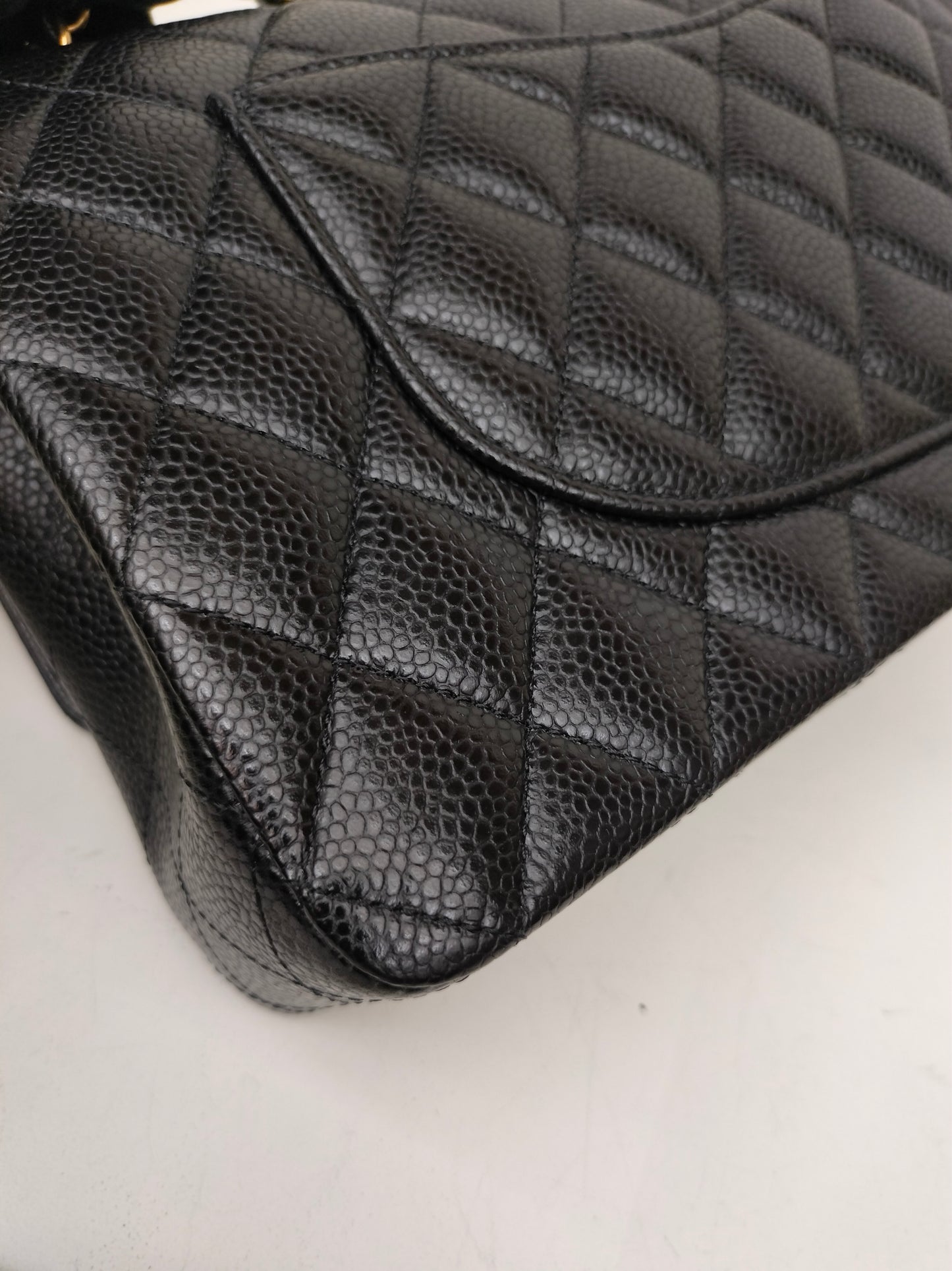 Chanel Medium Caviar Black GHW DF (CHIP)