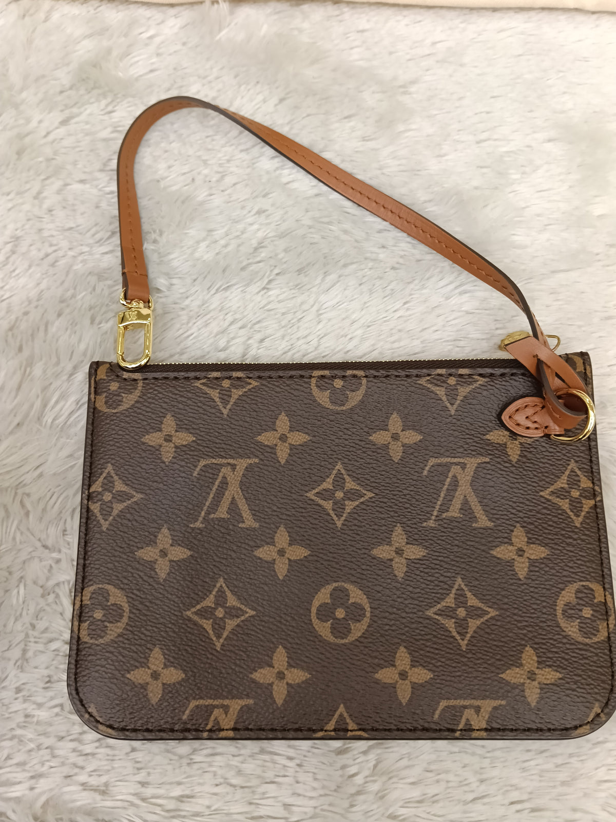 LV Loop Hobo Monogram Reverse (CHIP)