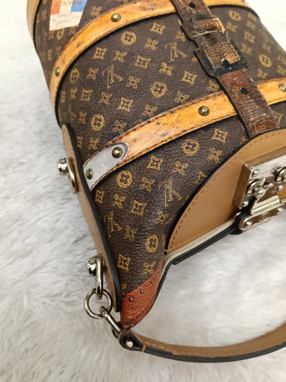 LV Duffle Transformed Monogram Time Trunk 2018