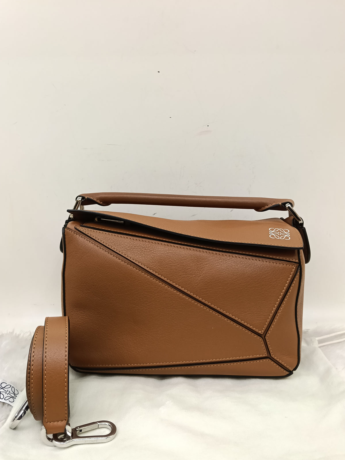 Loewe Puzzle Small Calfskin Tan SHW 2020
