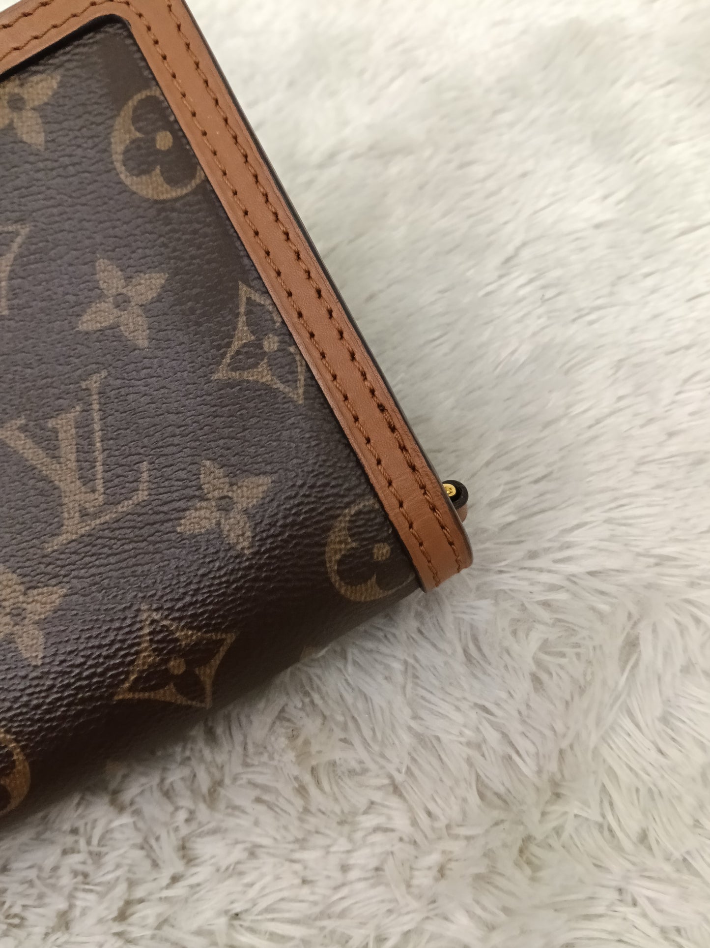 LV Portefeuille Dauphine Chain Monogram Reverse (CHIP)