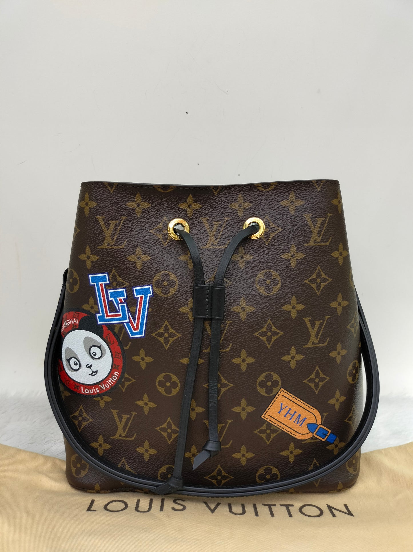 LV Neo Noe Monogram World Tour