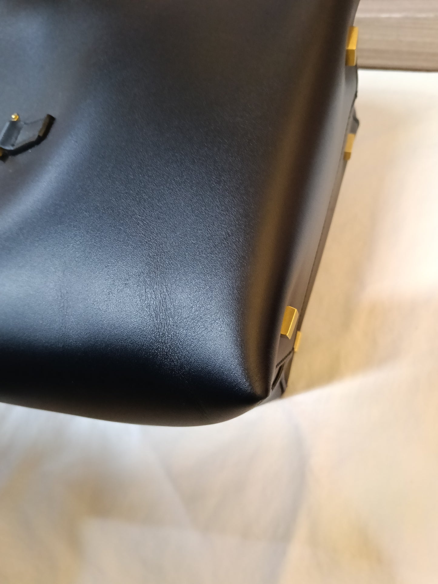 YsL Le37 Small Calfskin Black GHW 2023