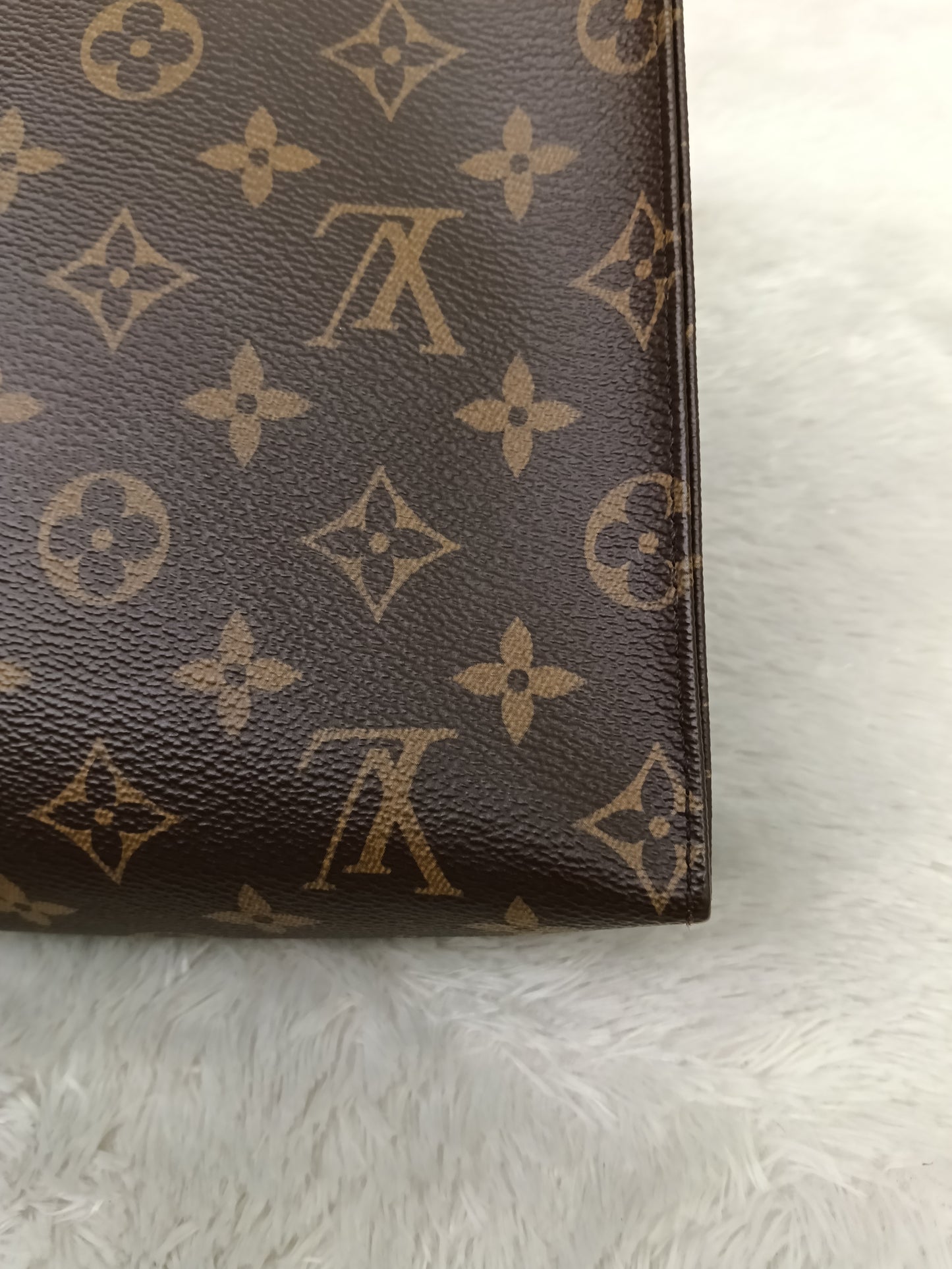 LV Pochette Toiletry 26 Monogram 2020