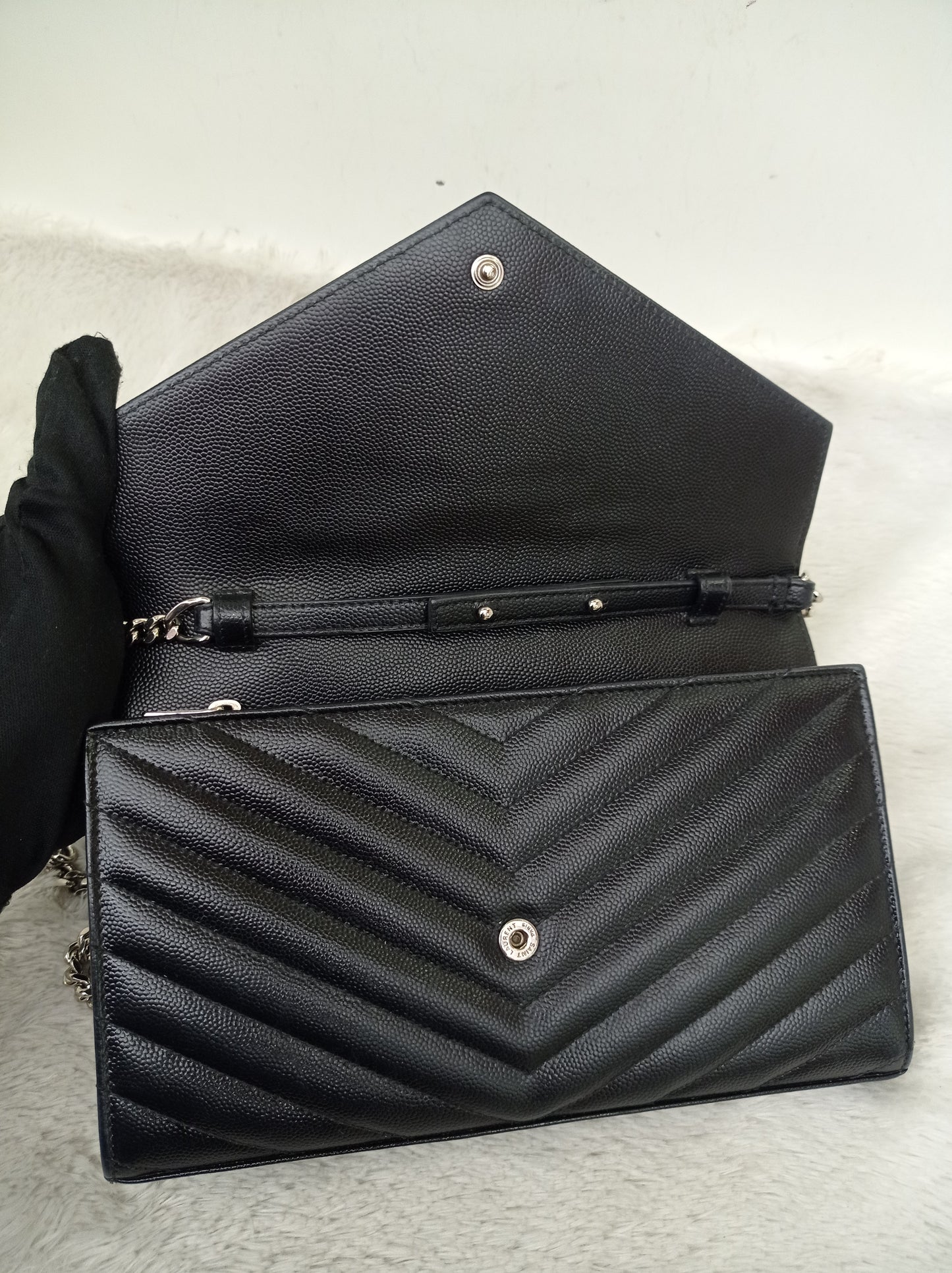 YsL WOC 22 Matelasse Monogramme Grained Black SHW 2018
