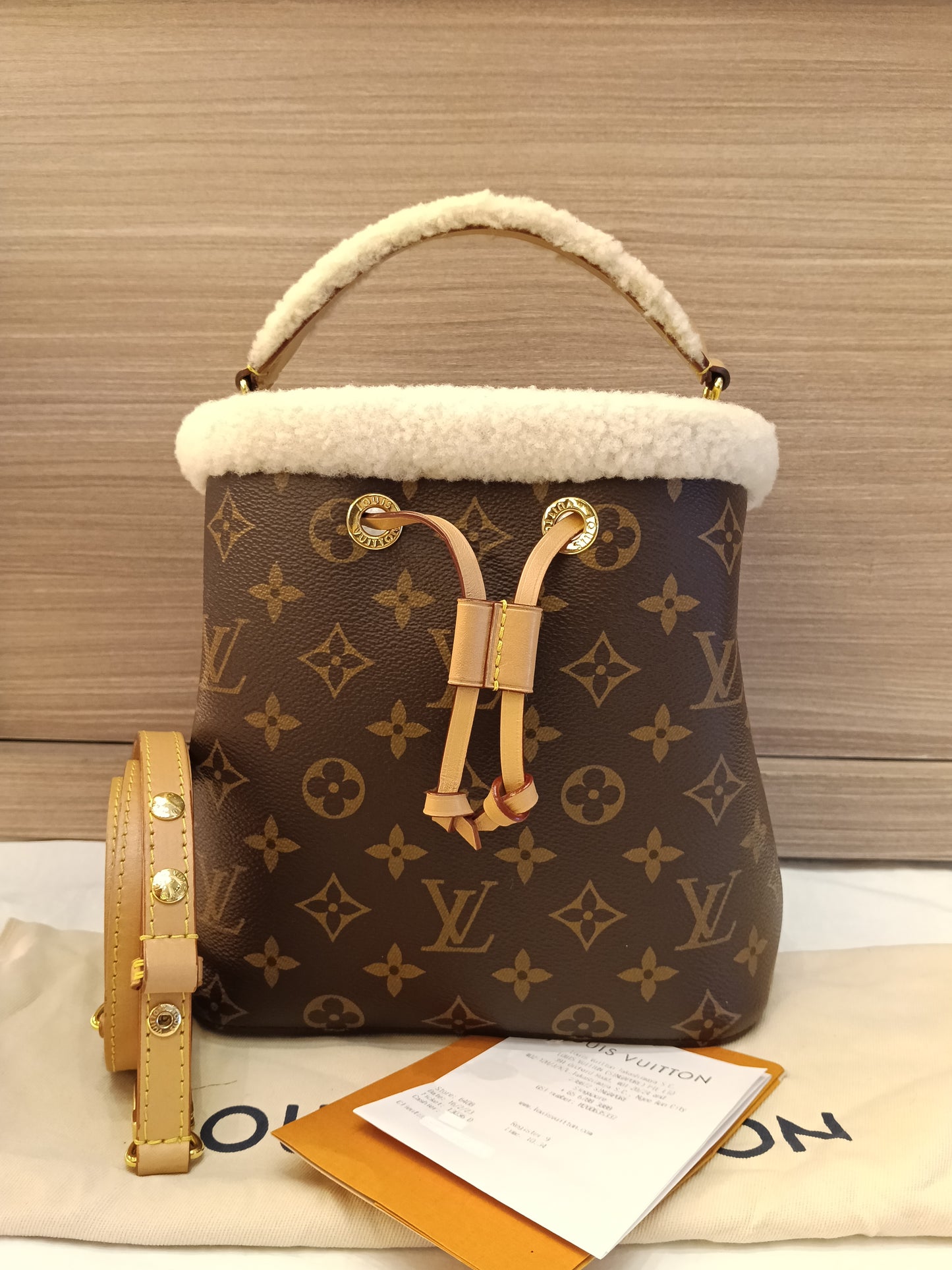 LV Neo Noe BB Monogram Shearling Cozygram 2023 (CHIP)