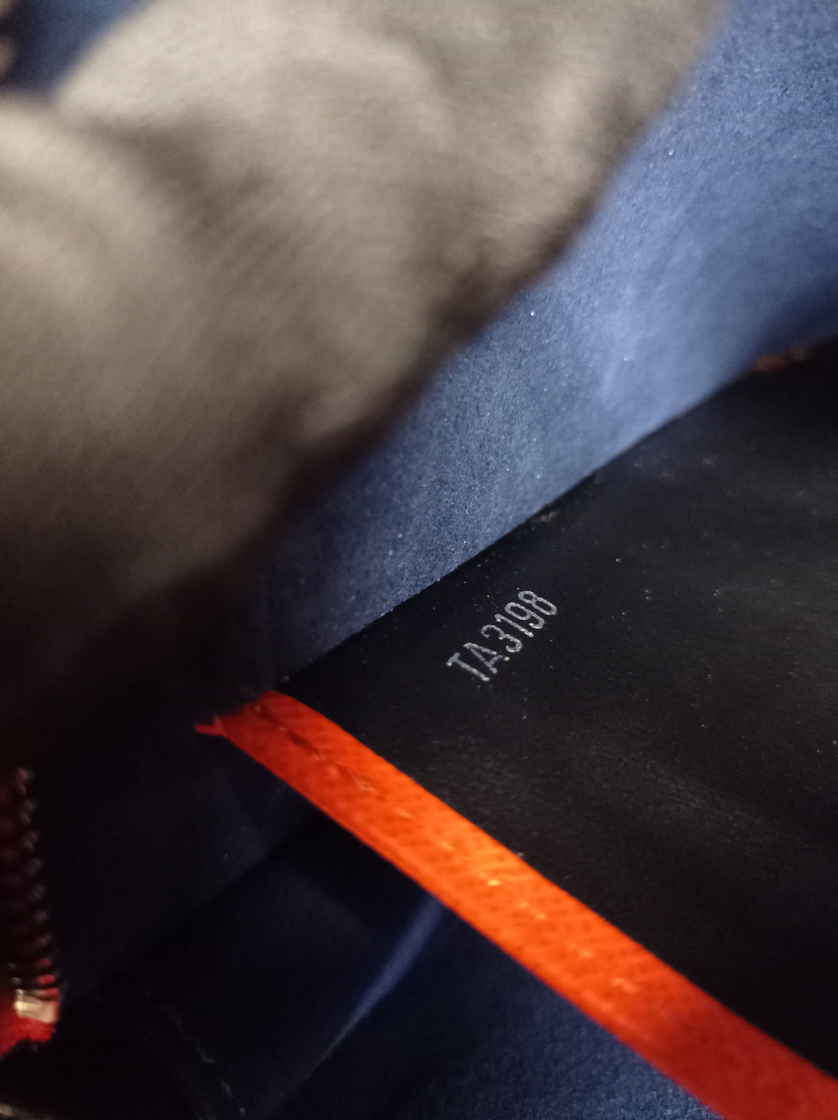 LV Pochette Voyage MM Taiga Epi Graphite Blue Grey 2018