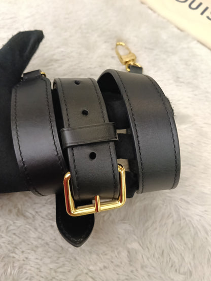 LV Odeon NM PM Monogram Noir (CHIP)