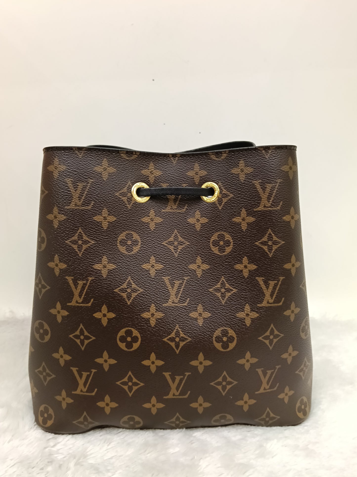 LV Neo Noe MM Monogram Noir 2018