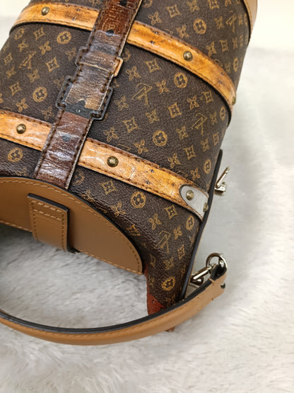 LV Duffle Transformed Monogram Time Trunk 2018