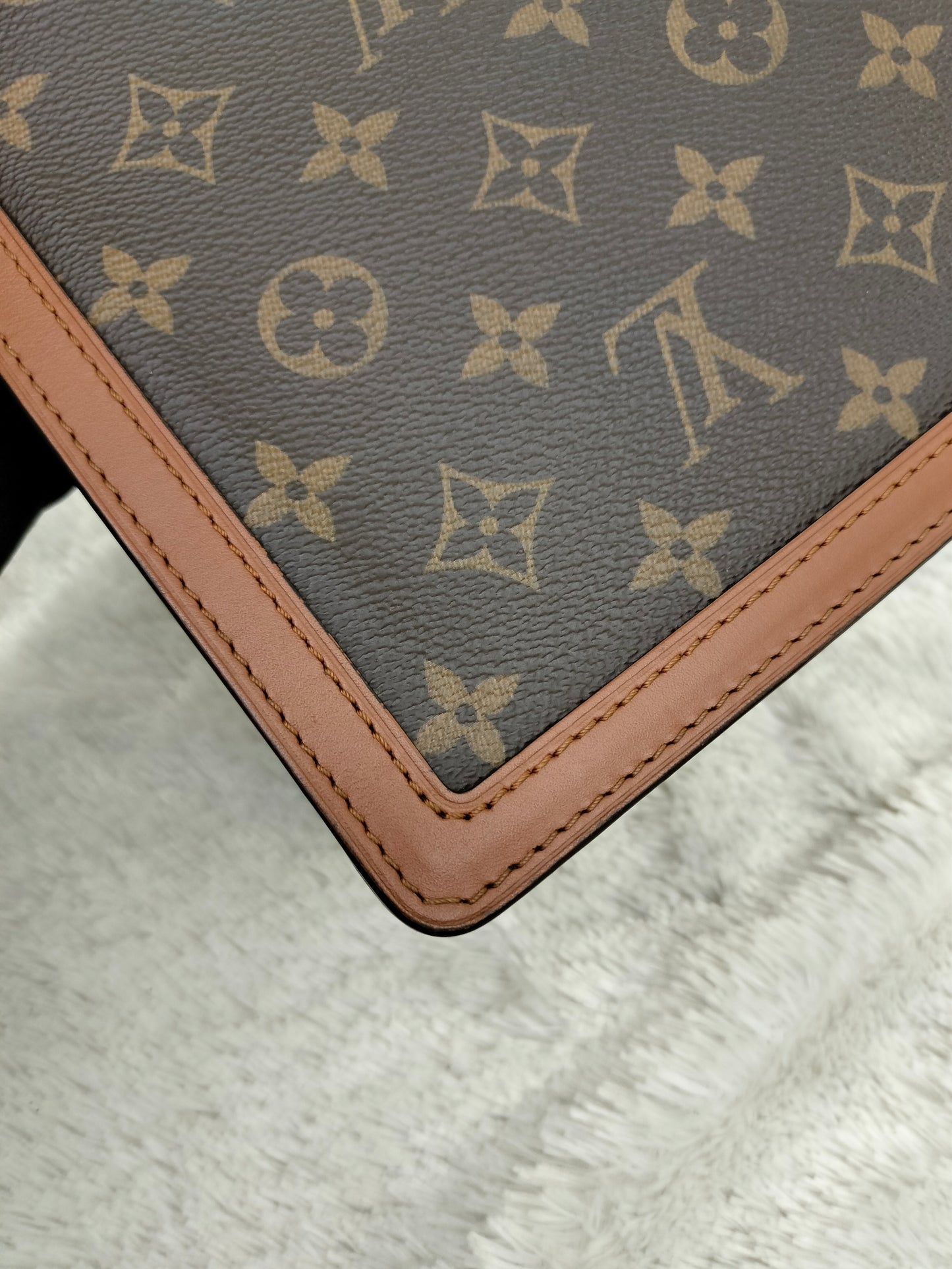 LV Dauphine MM Monogram Reverse 2020