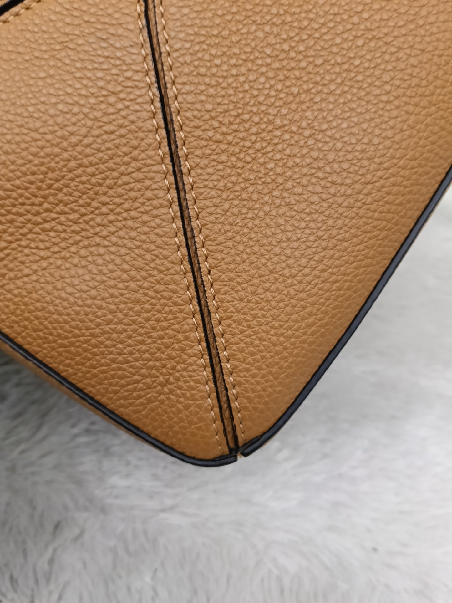Loewe Puzzle Small Grained Caramel GHW 2023