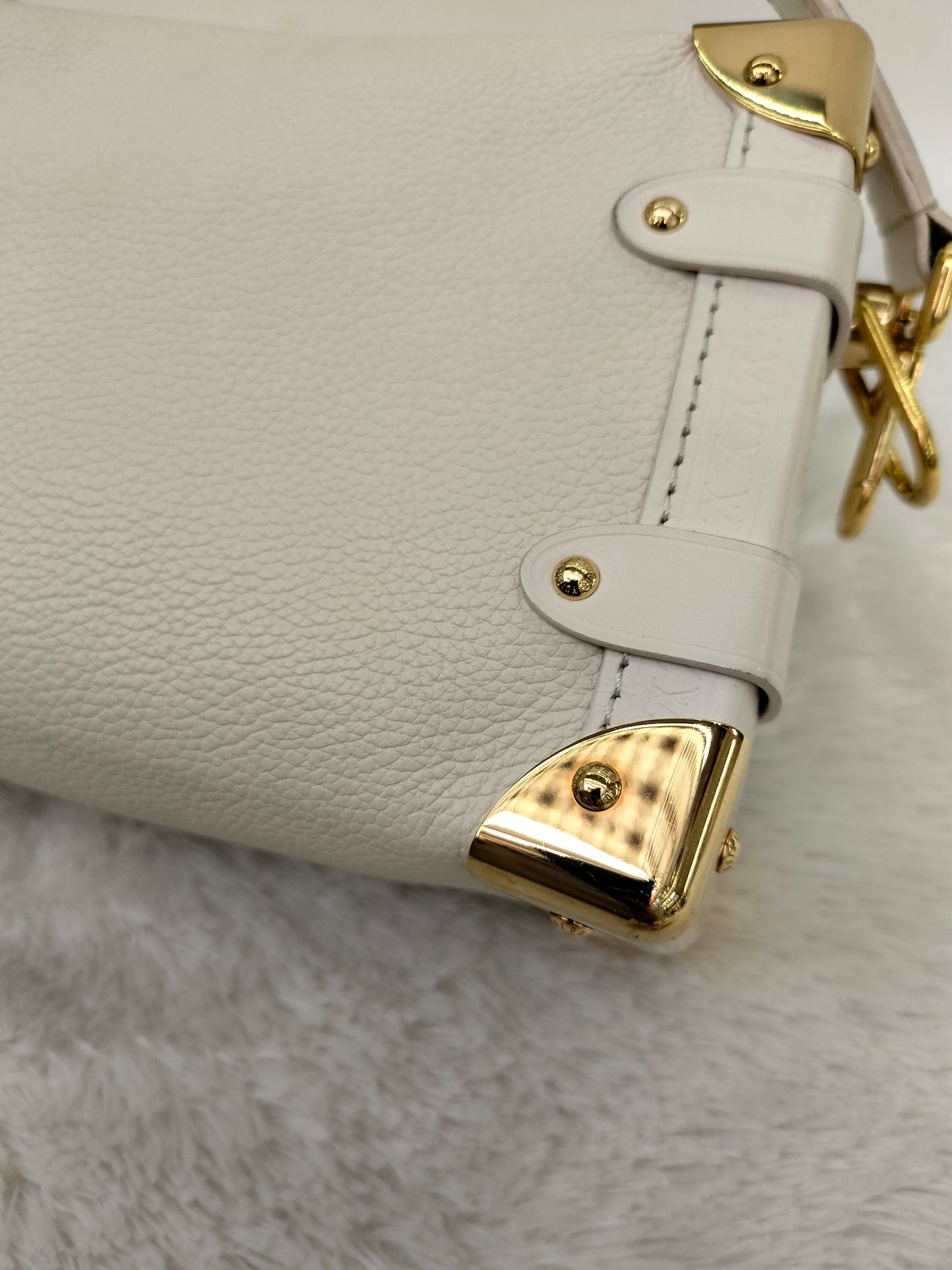 LV Side Trunk PM Grained Calfskin Chalk (CHIP)