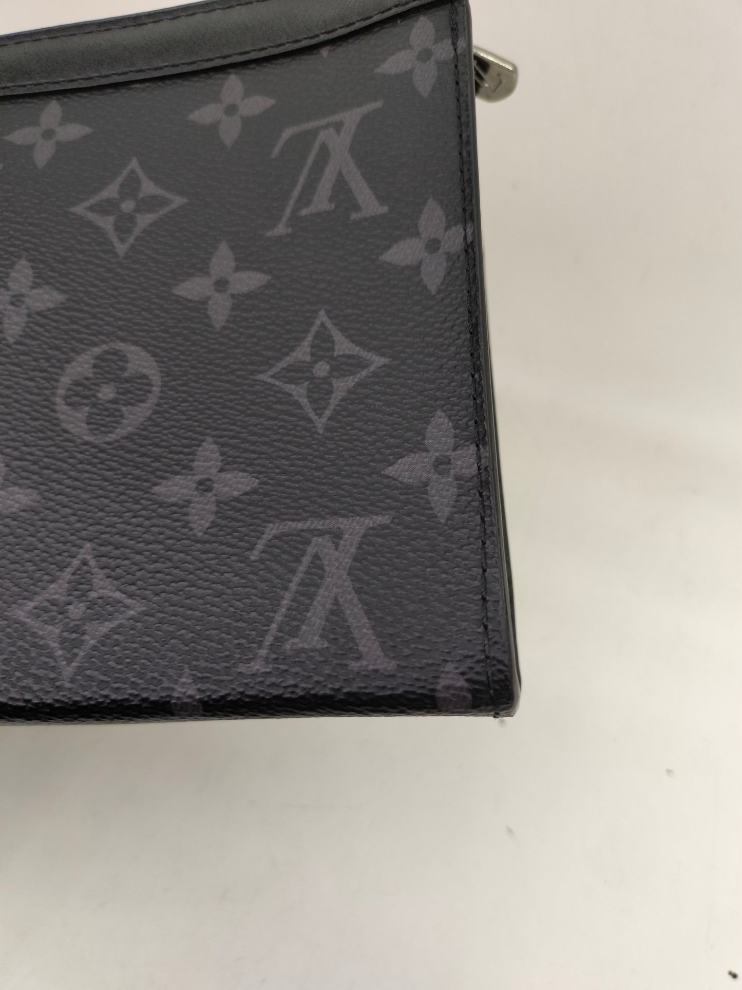 LV Gaston Wearable Monogram Eclipse (CHIP)