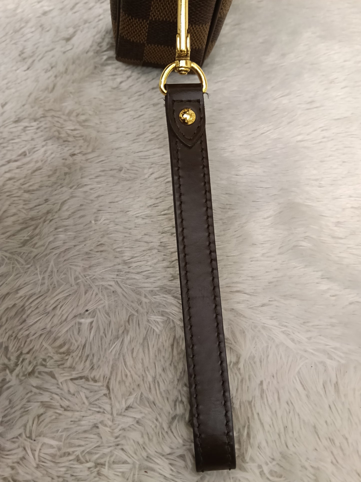 LV Macao Pochette Damier 2012