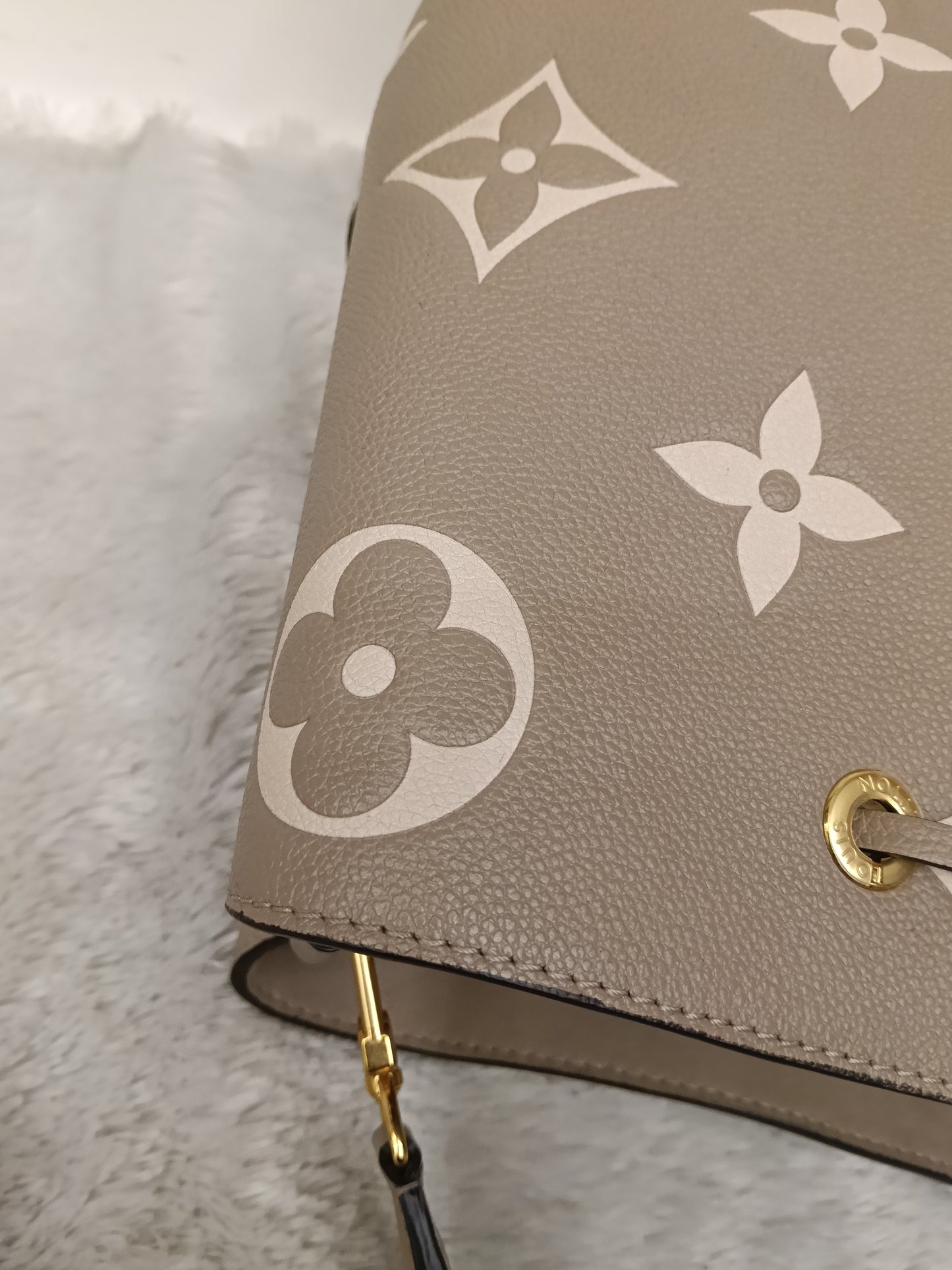 LV Neo Noe MM Monogram Empreinte Tourterelle Creme (CHIP)