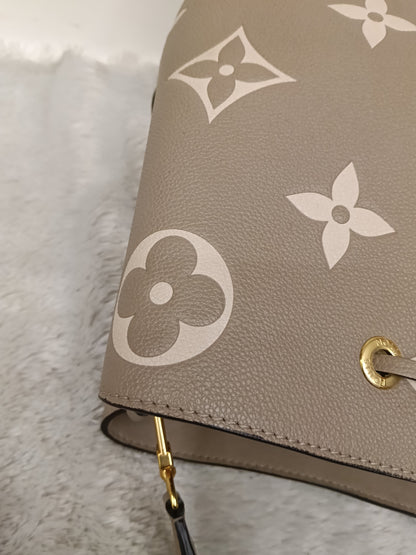 LV Neo Noe MM Monogram Empreinte Tourterelle Creme (CHIP)