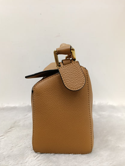Loewe Puzzle Small Grained Caramel GHW 2023