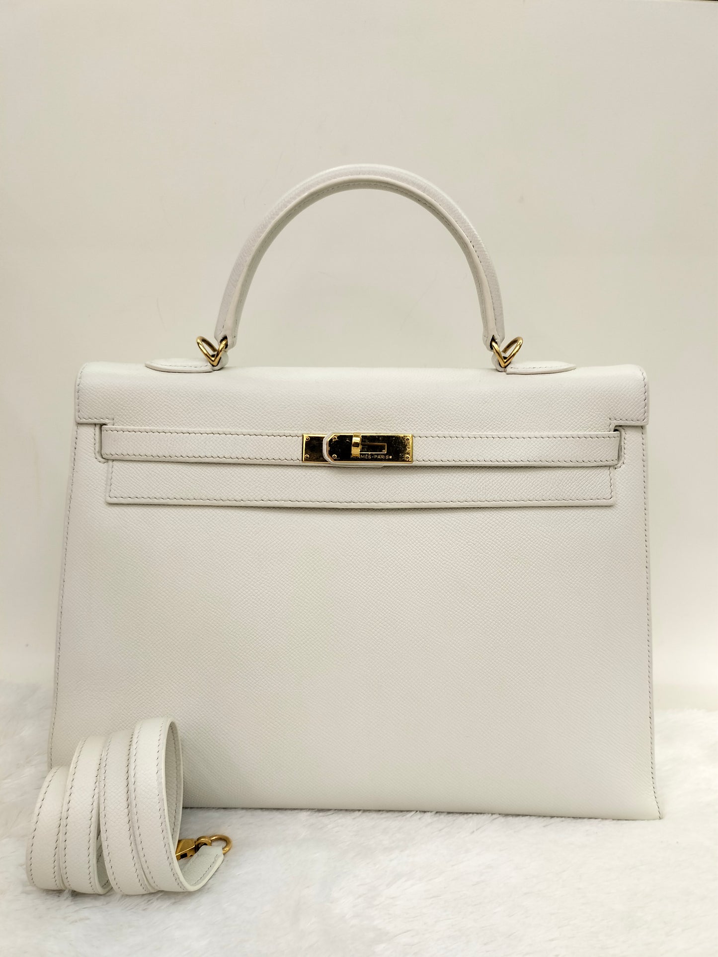 K35 Epsom White GHW #O square