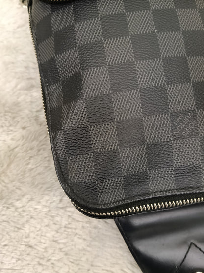 LV Avenue Sling Graphite 2020