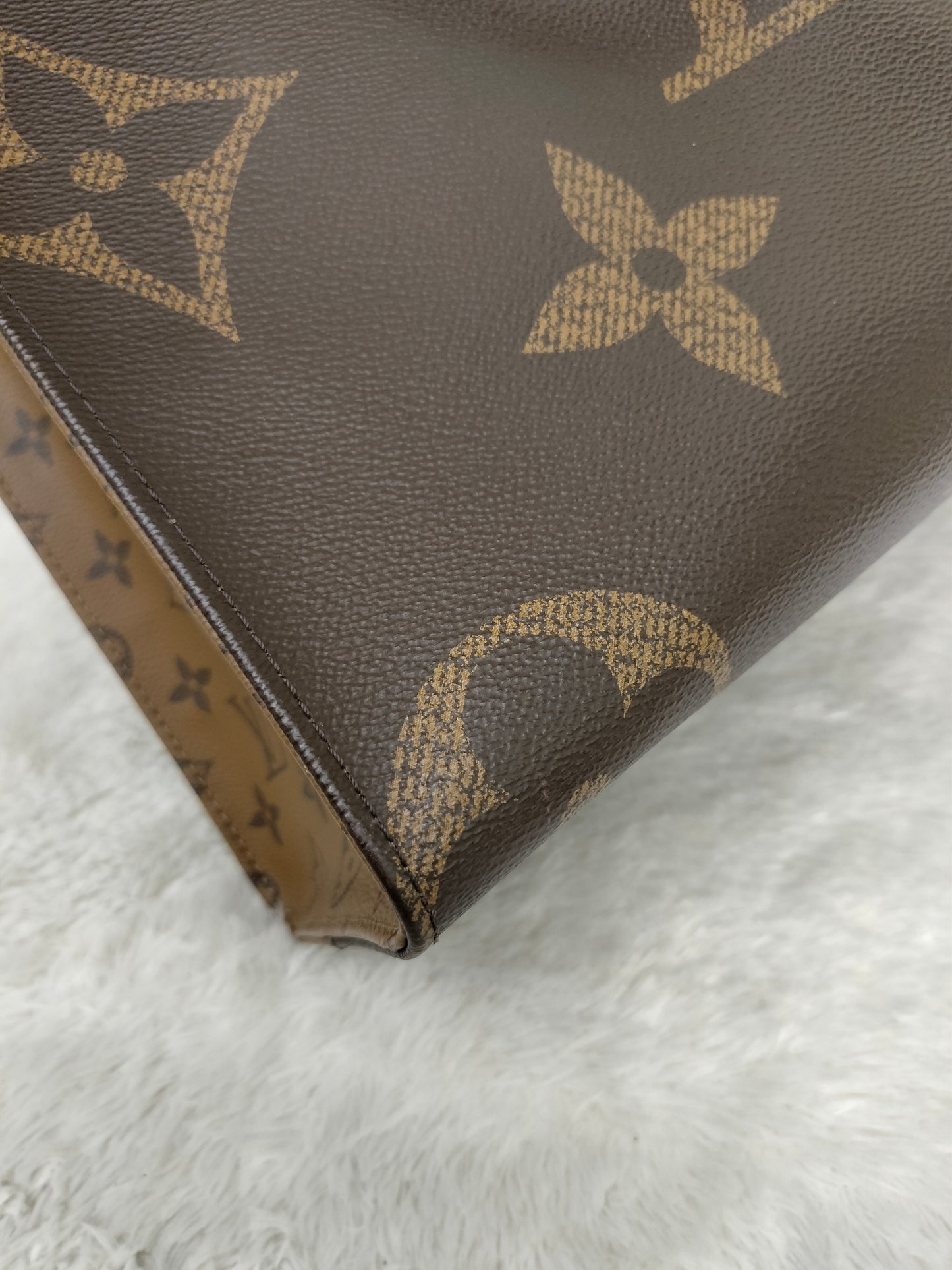 LV OTG MM Monogram Reverse (CHIP)