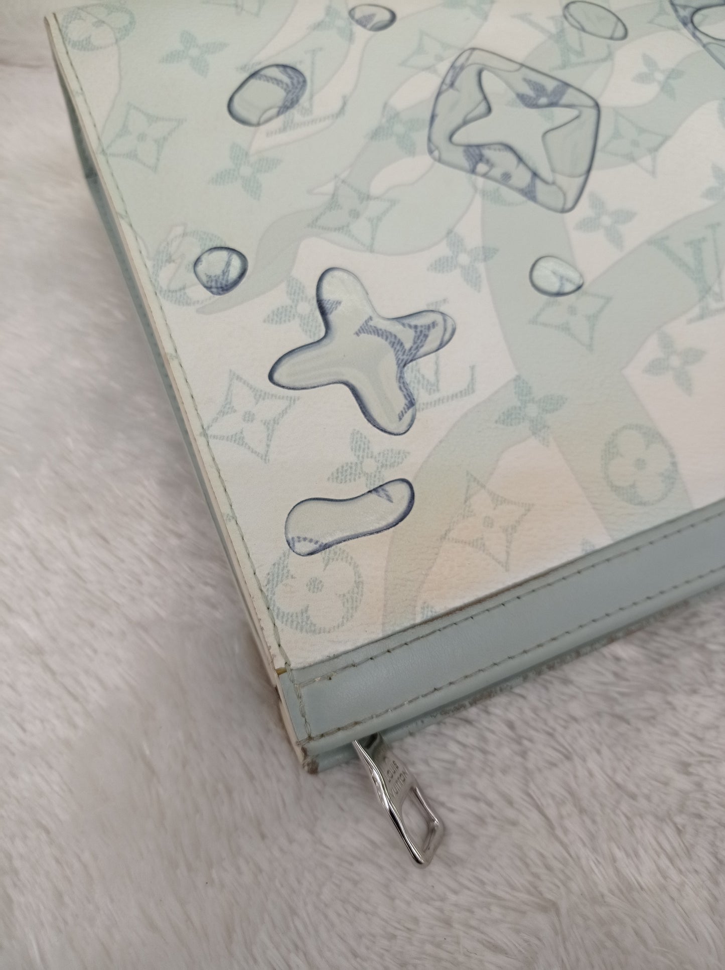 LV Pochette Voyage MM Crystal Blue (CHIP)