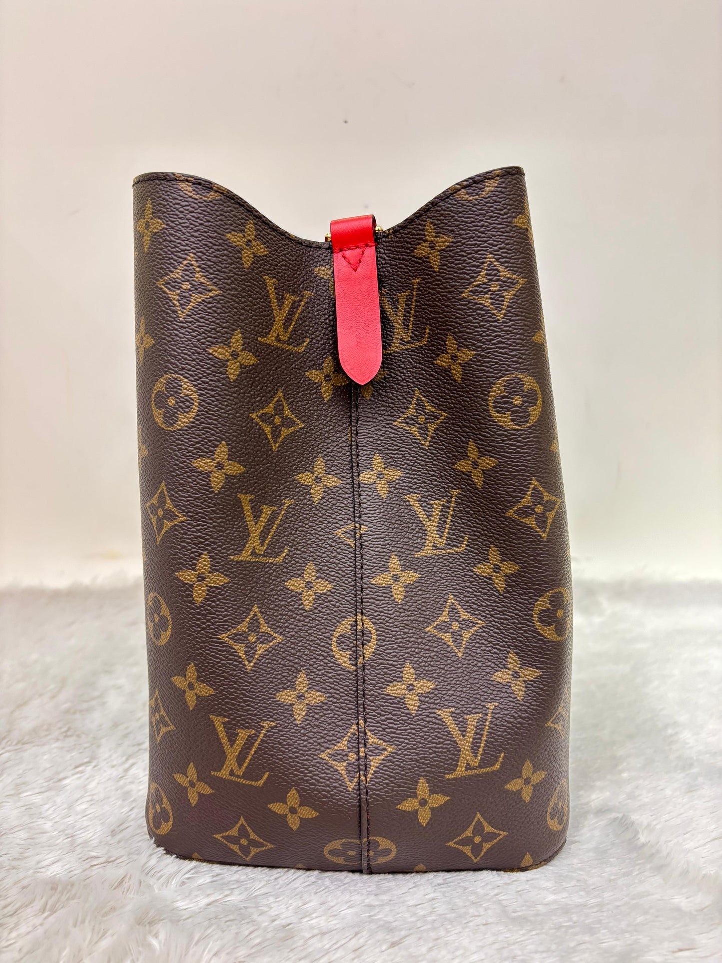 LV Neo Noe MM Monogram Coquelicot 2024 (CHIP)