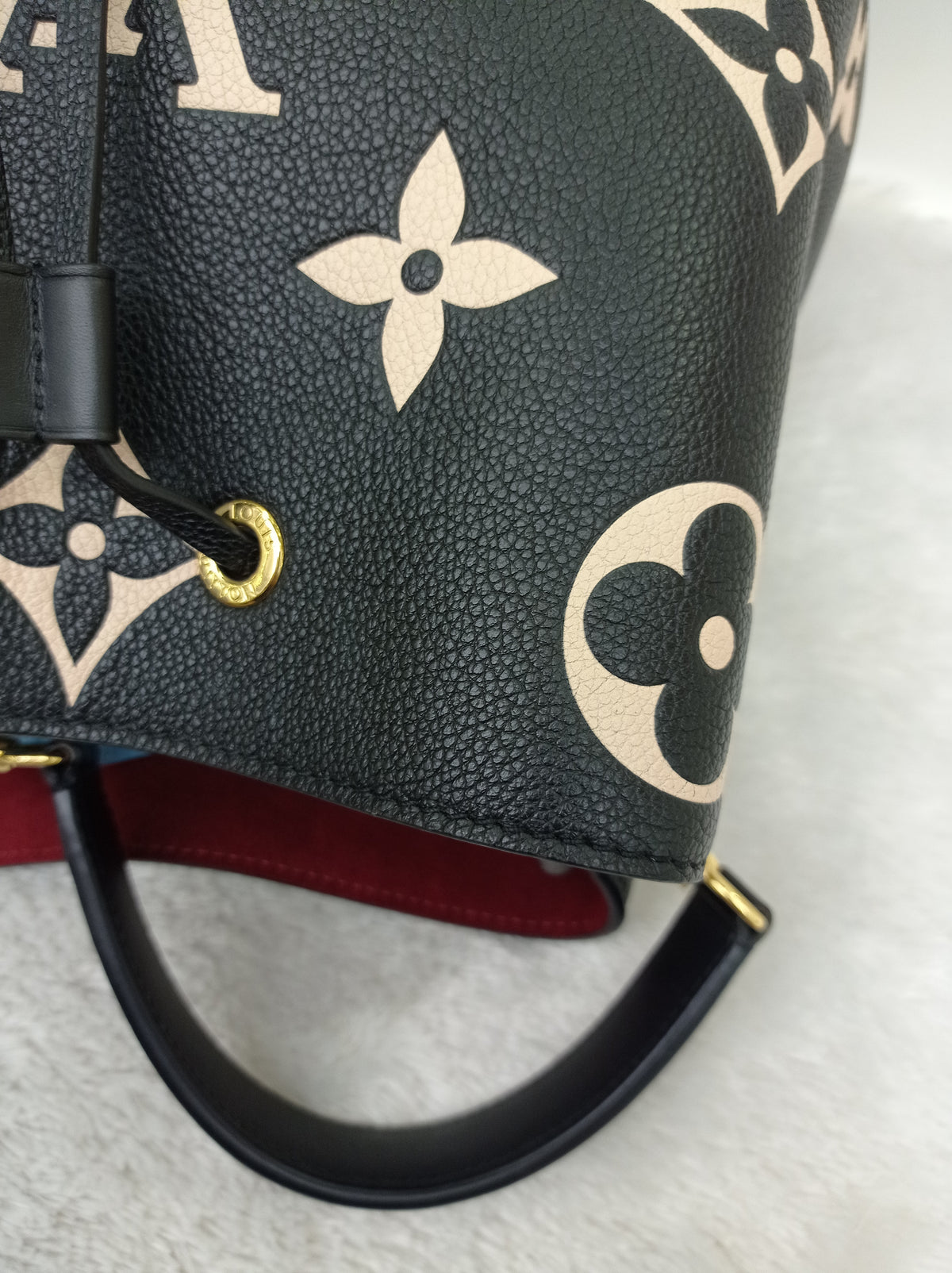 LV Neo Noe MM Monogram Empreinte Noir Creme (CHIP)