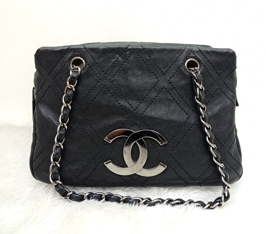 Chanel Tote Diamond Stitch Small Caviar Black SHW #10