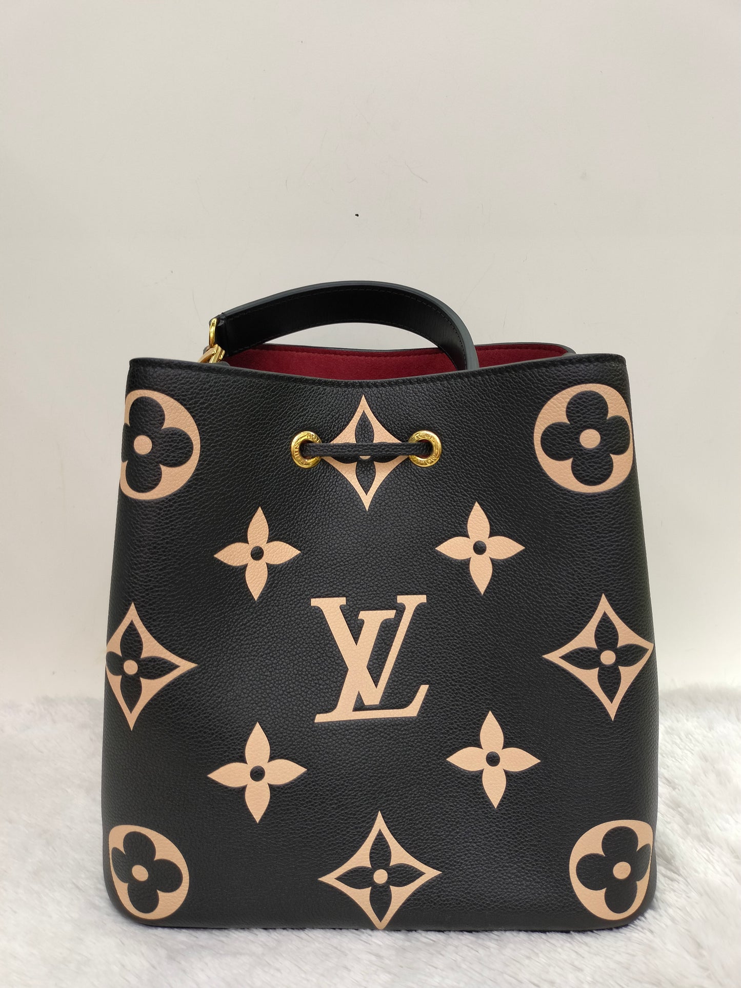 LV Neo Noe MM Monogram Empreinte Noir Creme (CHIP)