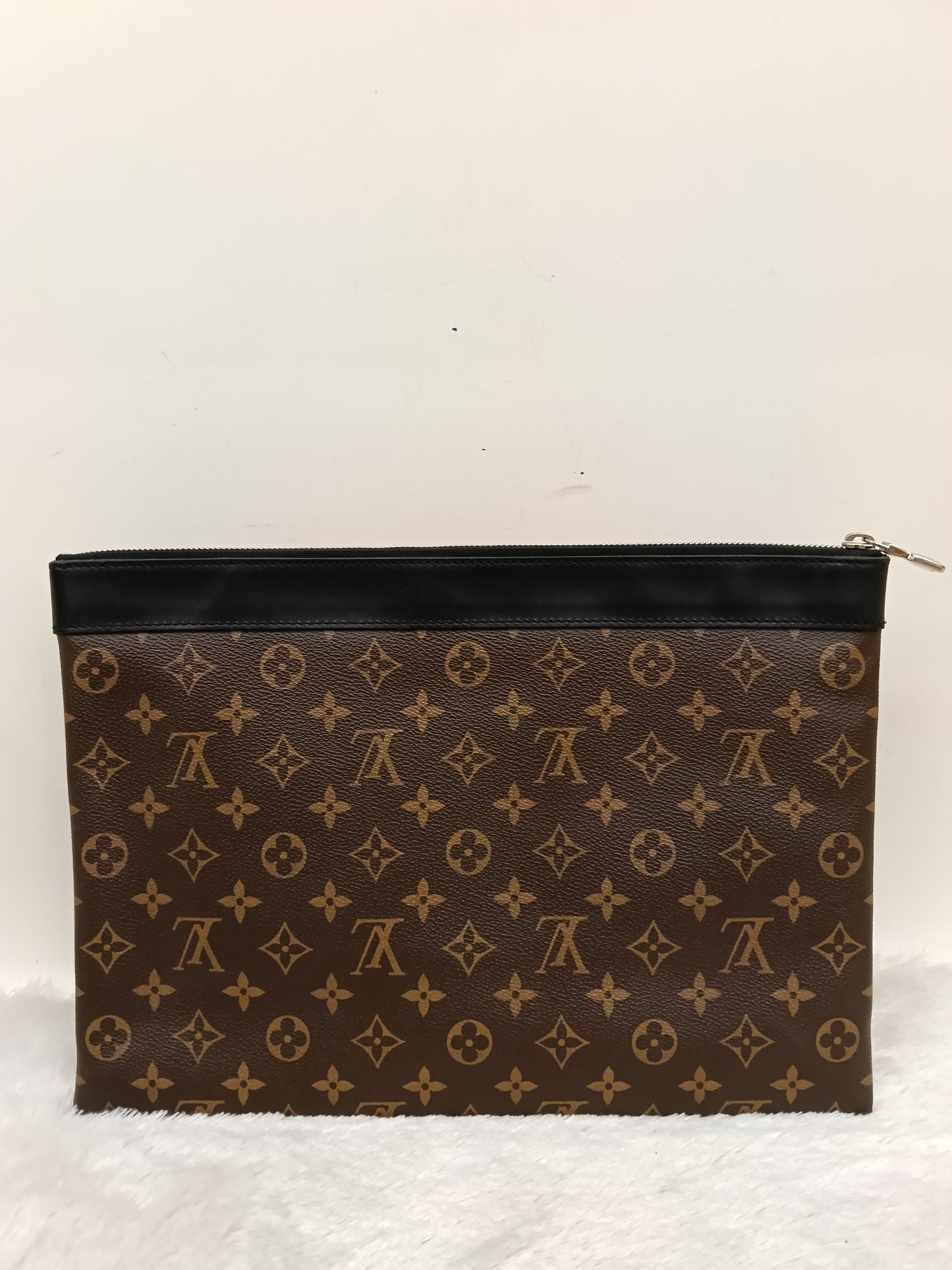 LV Pochette Discovery GM Monogram Macassar 2020
