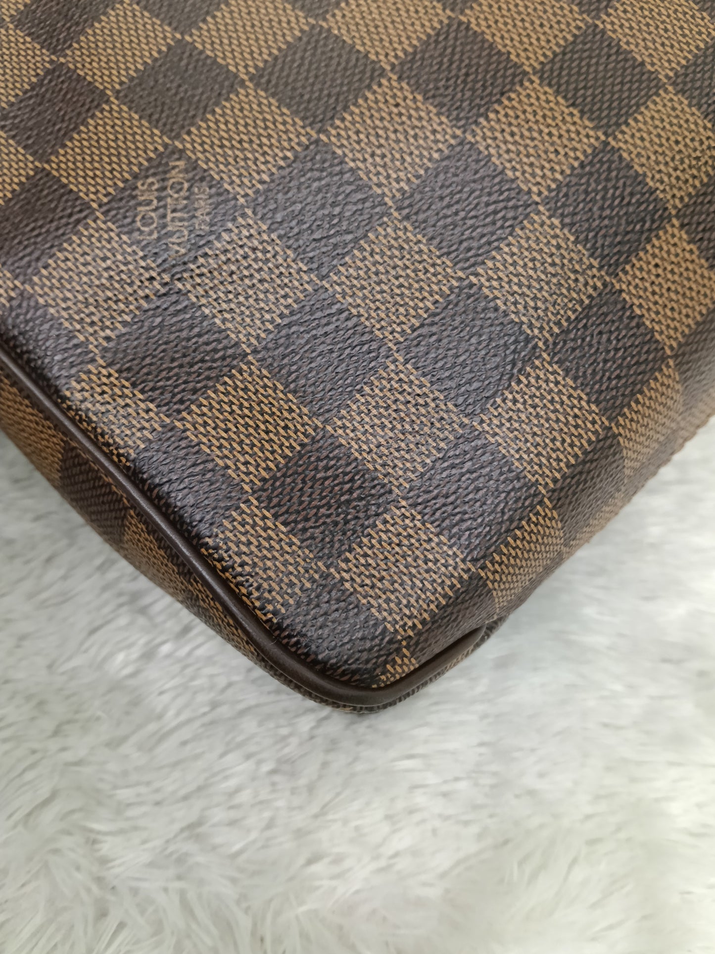 LV District PM Damier