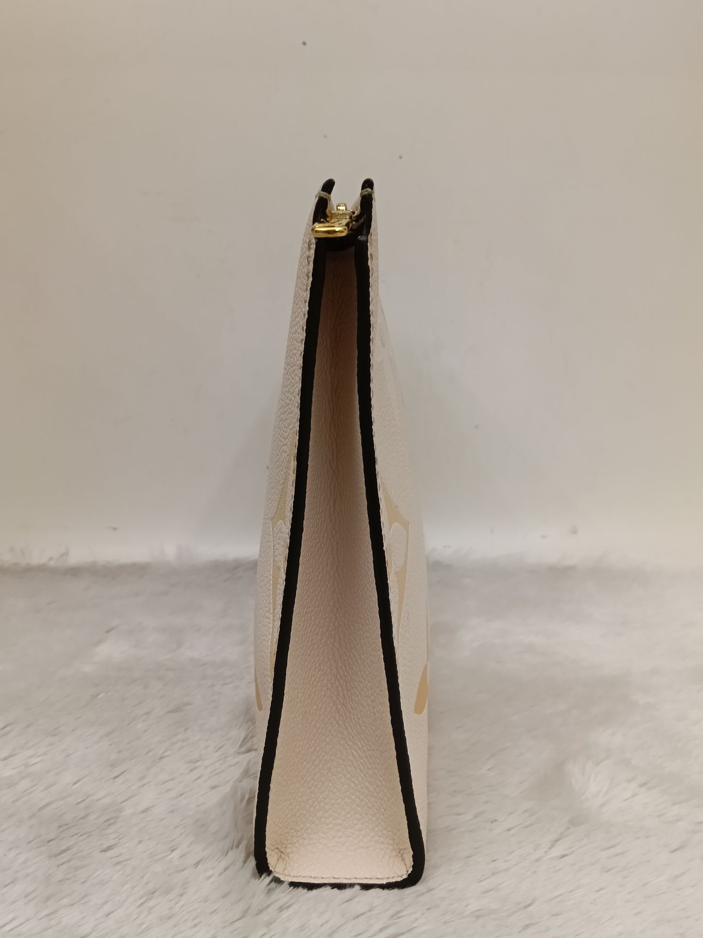 LV Pochette Toiletry 26 Monogram Giant Empreinte Pool Creme (CHIP)
