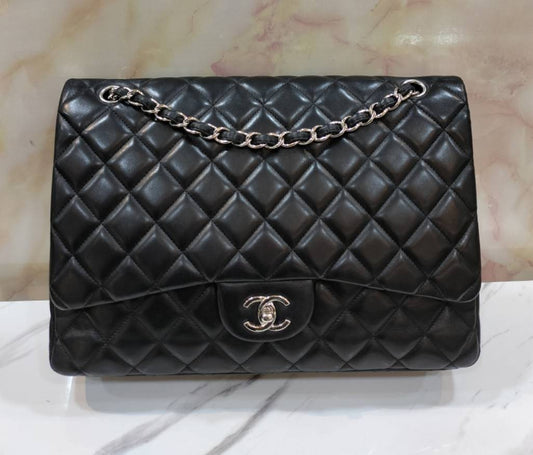 Chanel Classic Maxi Black Lamb SHW#13  Size 33x23x10cm