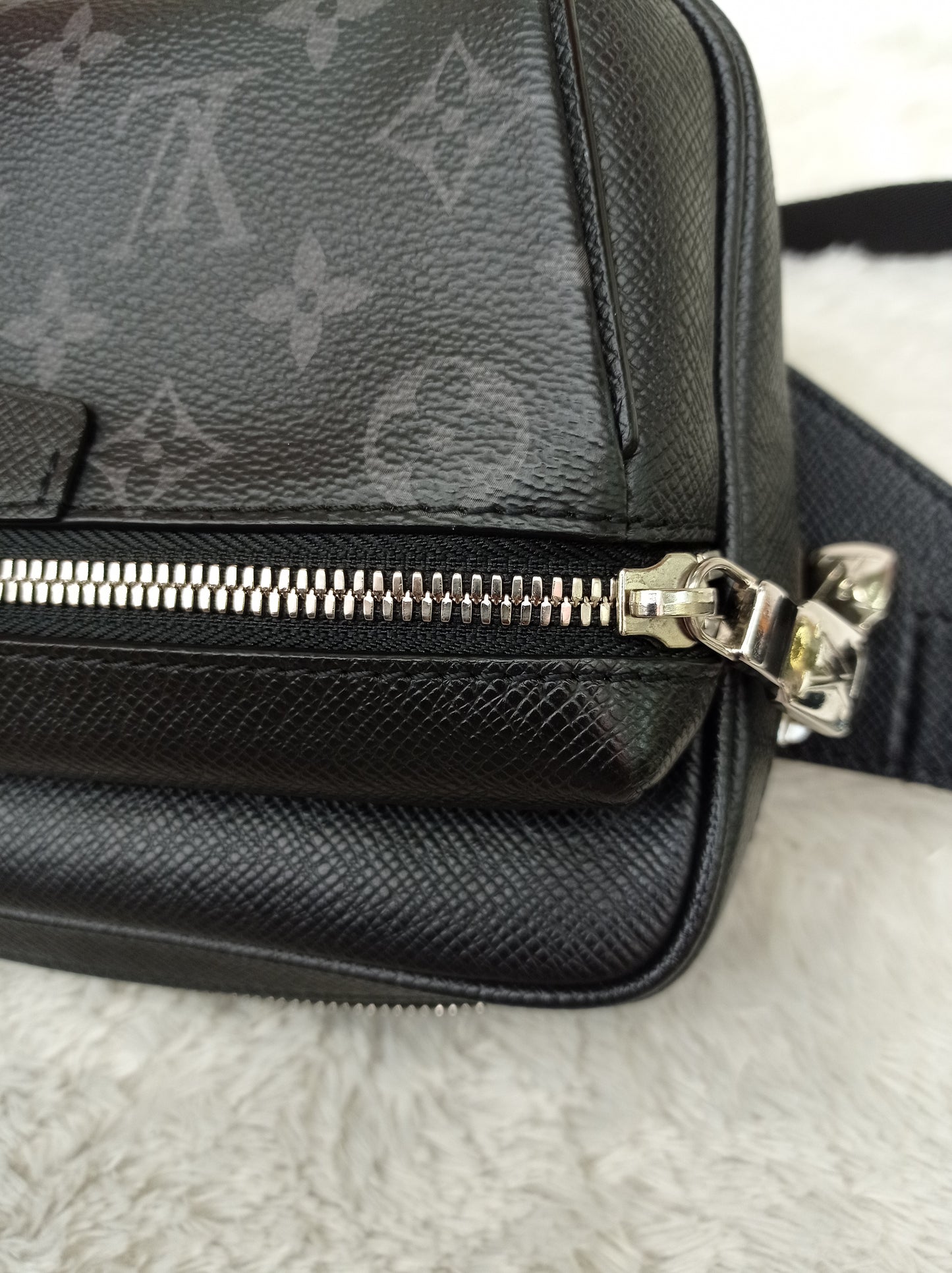 LV Outdoor Bumbag Taigarama Monogram Noir 2019