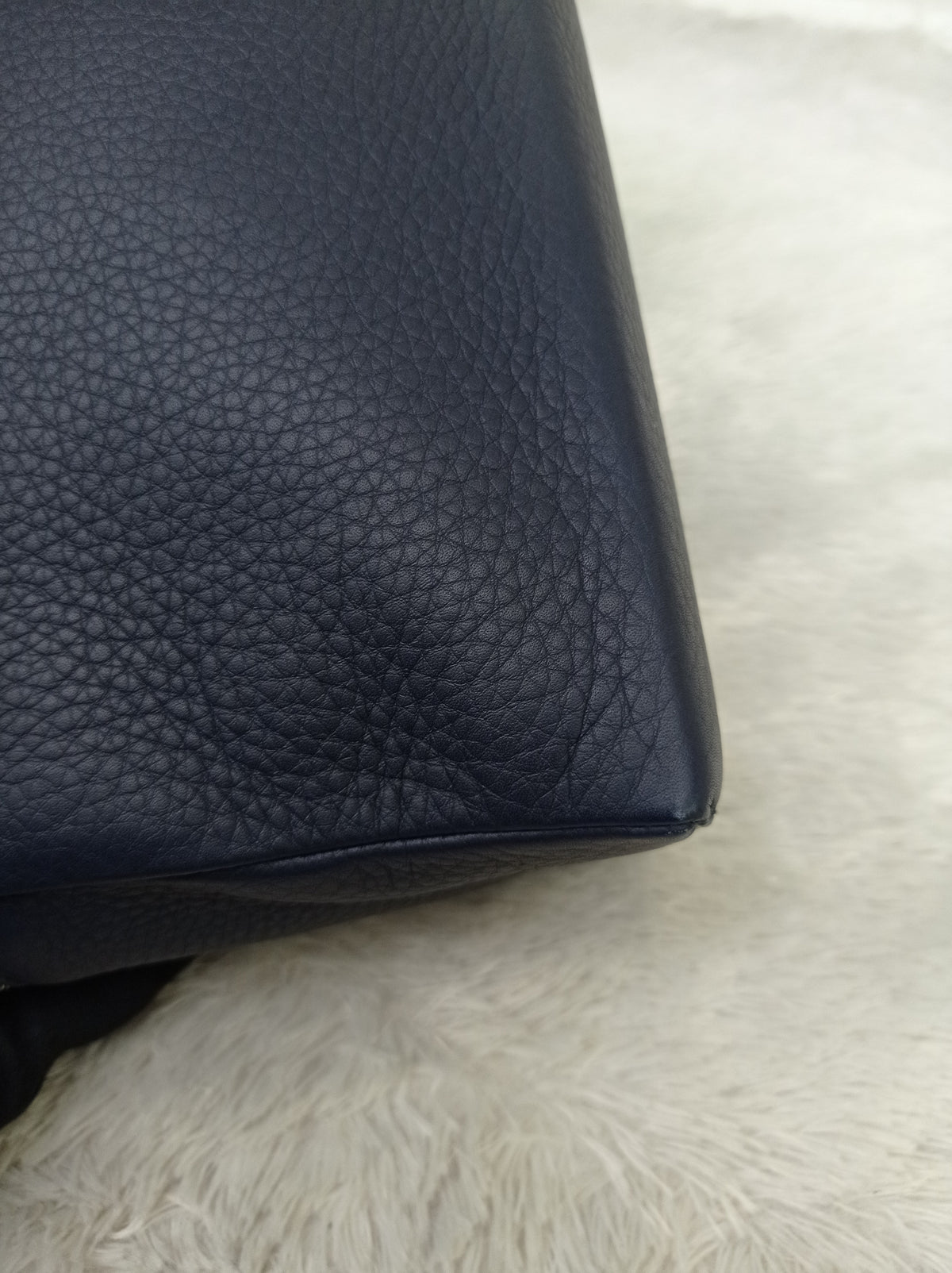 Loro Piana Extra Pocket L27 Grained Dark Navy SHW
2018